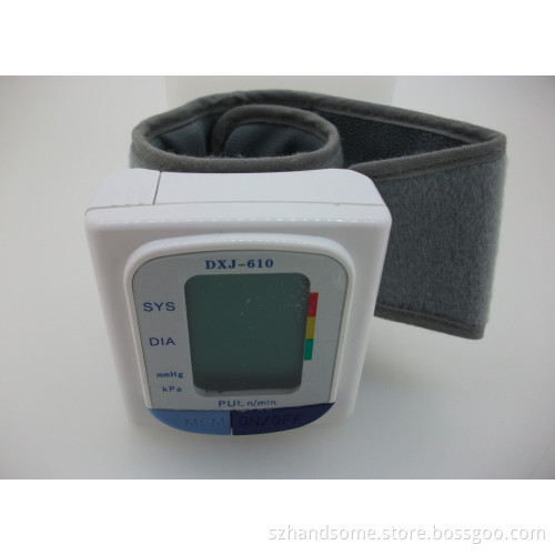 DXJ-610 Wrist Blood Pressure Monitor